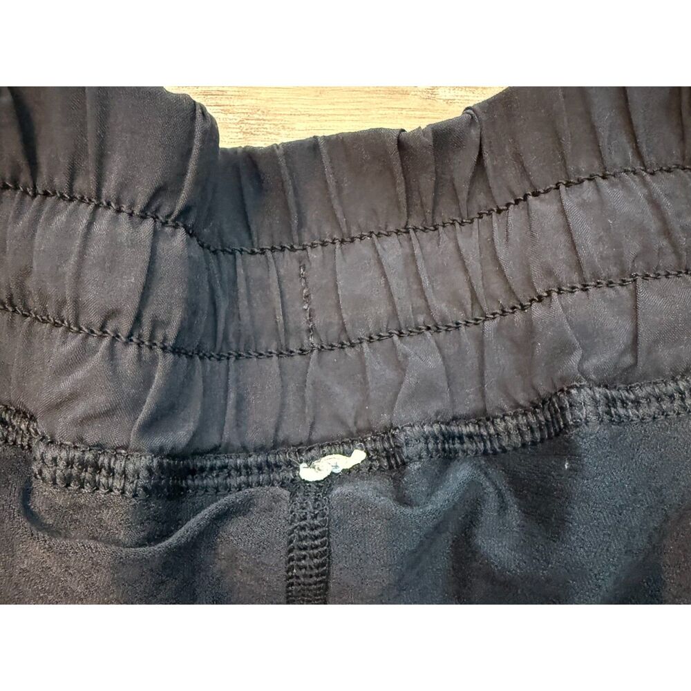 Lululemon Black Running Shorts Size 6 - Picture 3 of 8